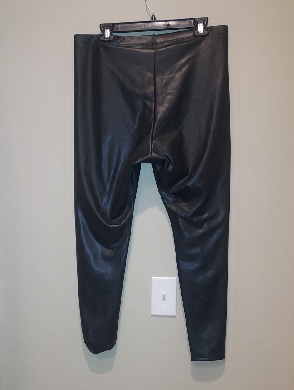 H & M Faux Leather Leggings - Picture 5 of 8